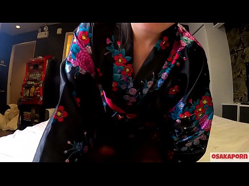 ❤️ Nuori cosplay-tyttö rakastaa seksiä orgasmeihin asti ruiskuttamalla hevostyttöä ja ottamalla suihin. Aasialaistyttö karvainen pillu ja kauniit tissit perinteisessä japanilaisessa puvussa amatöörivideossa, jossa näytetään masturbointia panoleluilla. Sakura 3 OSAKAPORN. Venäläinen porno at us fi.teatroporno.ru ❌️❤